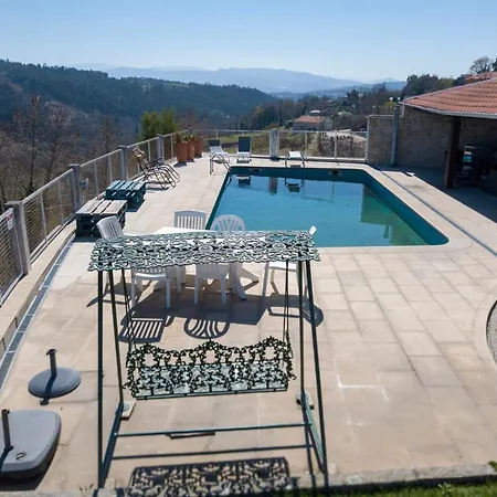 Casa Do Abeto Holiday home Carvalhosa